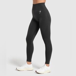 NEW! Gymshark Vital Seamless 2.0 Leggings
Size: XXL - Color: Black Marl